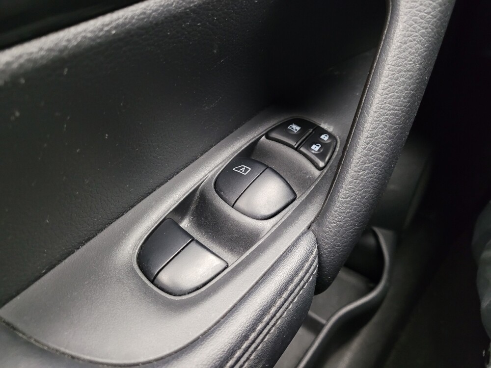 2018 Nissan Rogue in Taylor, MI 48180 - 18104565 27