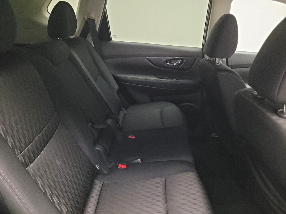 2018 Nissan Rogue in Downey, CA 90241 - 18104567 19