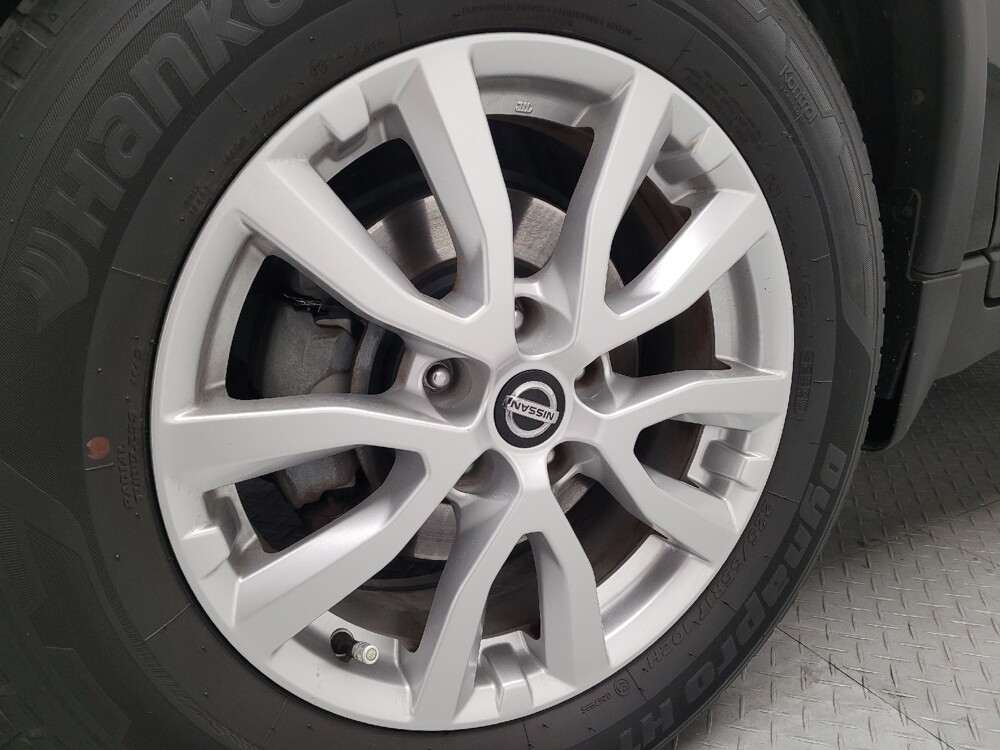 2018 Nissan Rogue in Downey, CA 90241 - 18104567 31