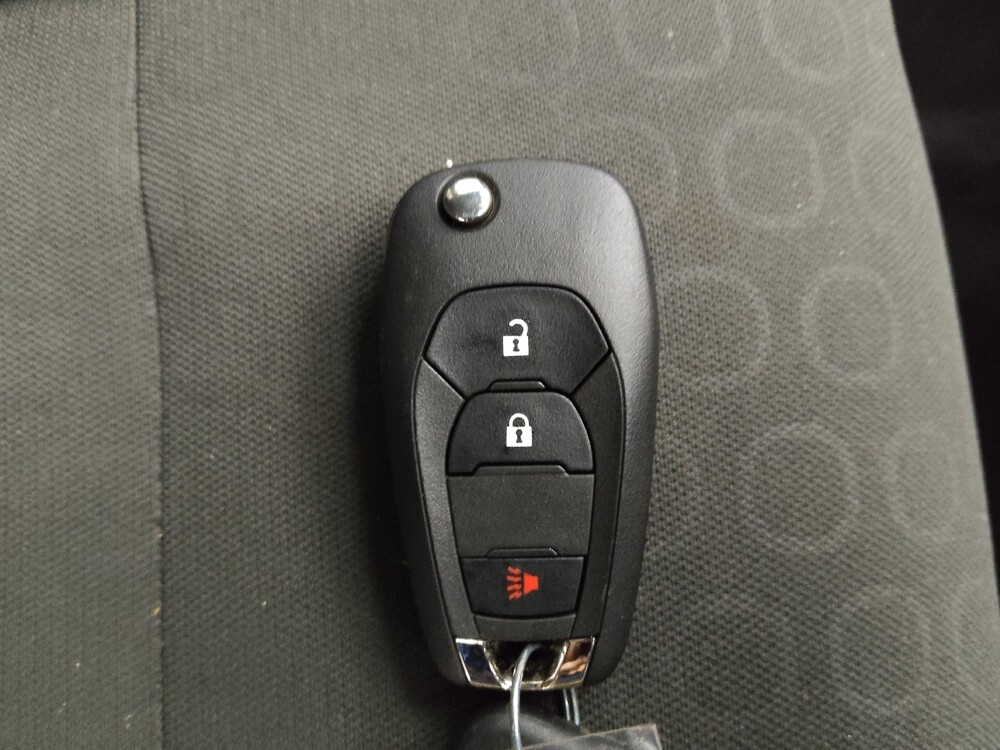 2020 Chevrolet Trax in Des Moines, IA 50310 - 18104577 32