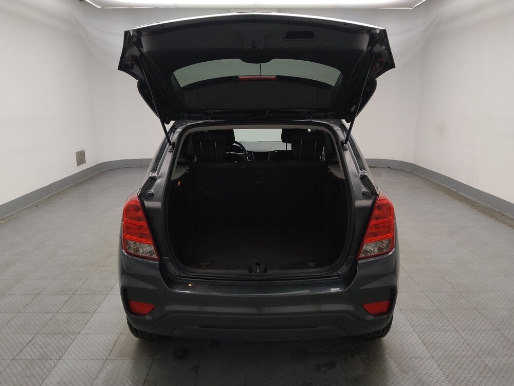 2020 Chevrolet Trax in Des Moines, IA 50310 - 18104577 29