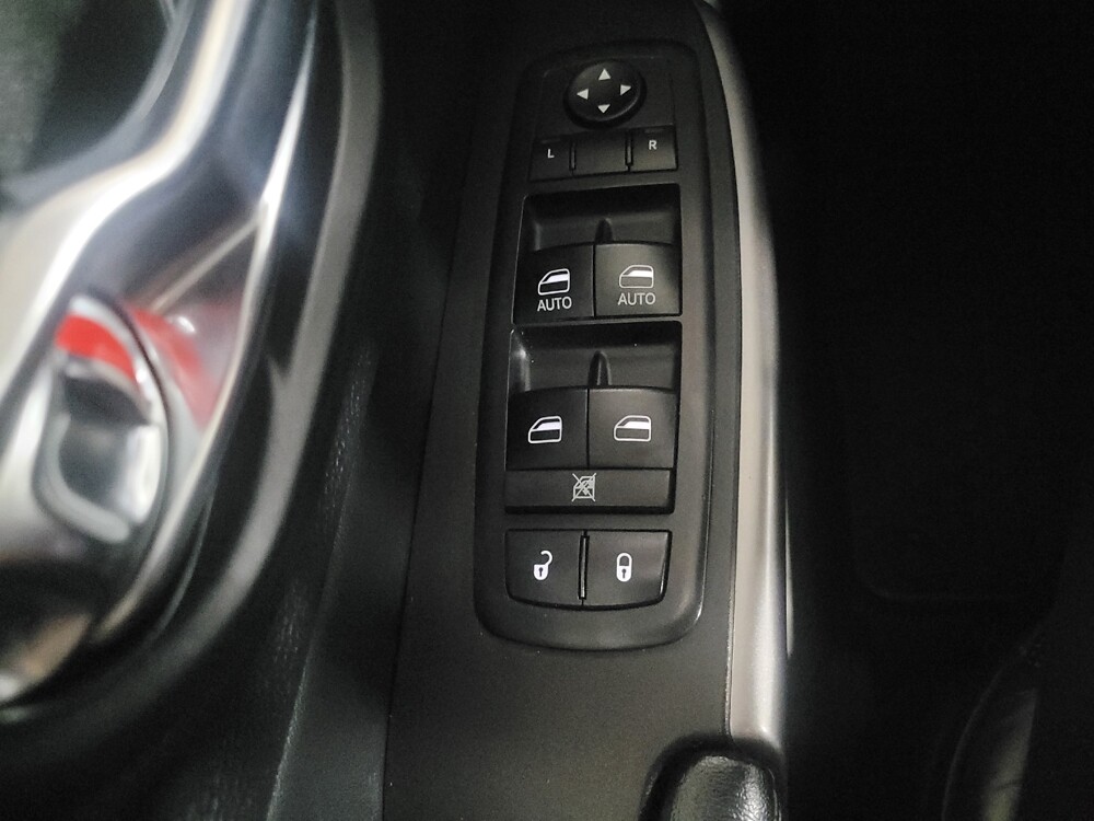 2019 Jeep Cherokee in Marietta, GA 30062 - 18104585 27