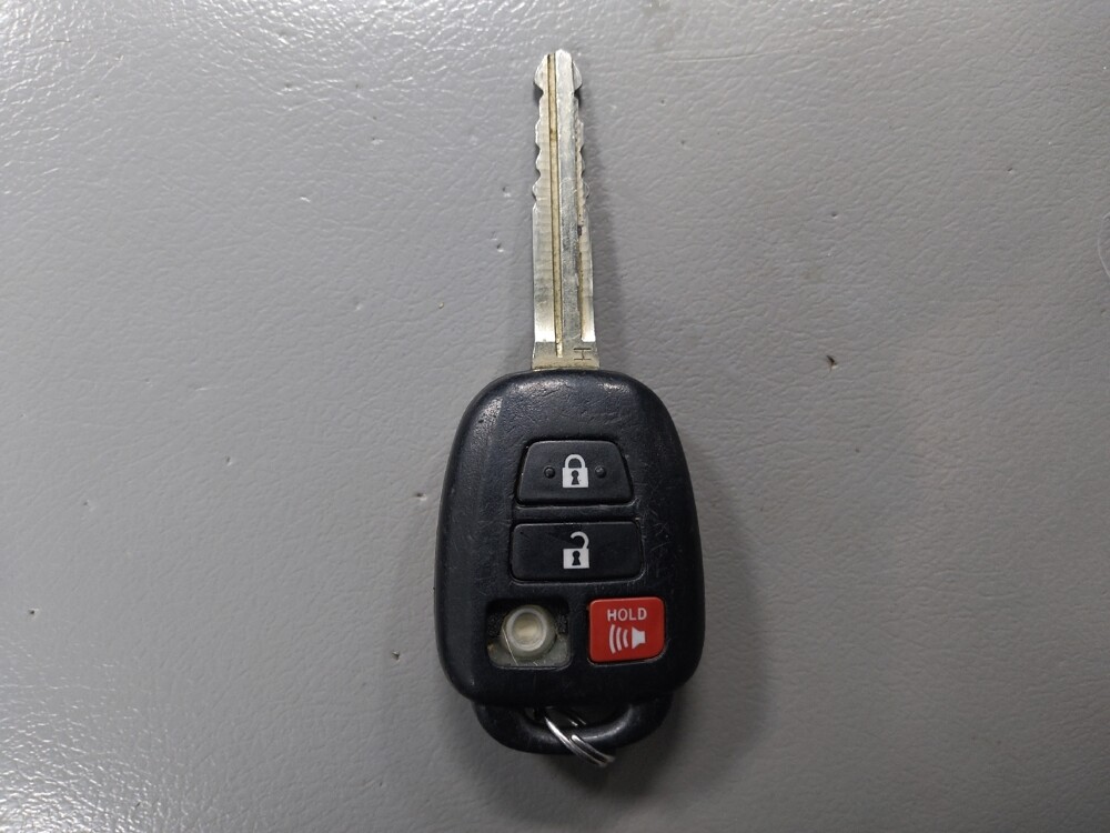 2017 Toyota Camry in Marietta, GA 30062 - 18104586 32