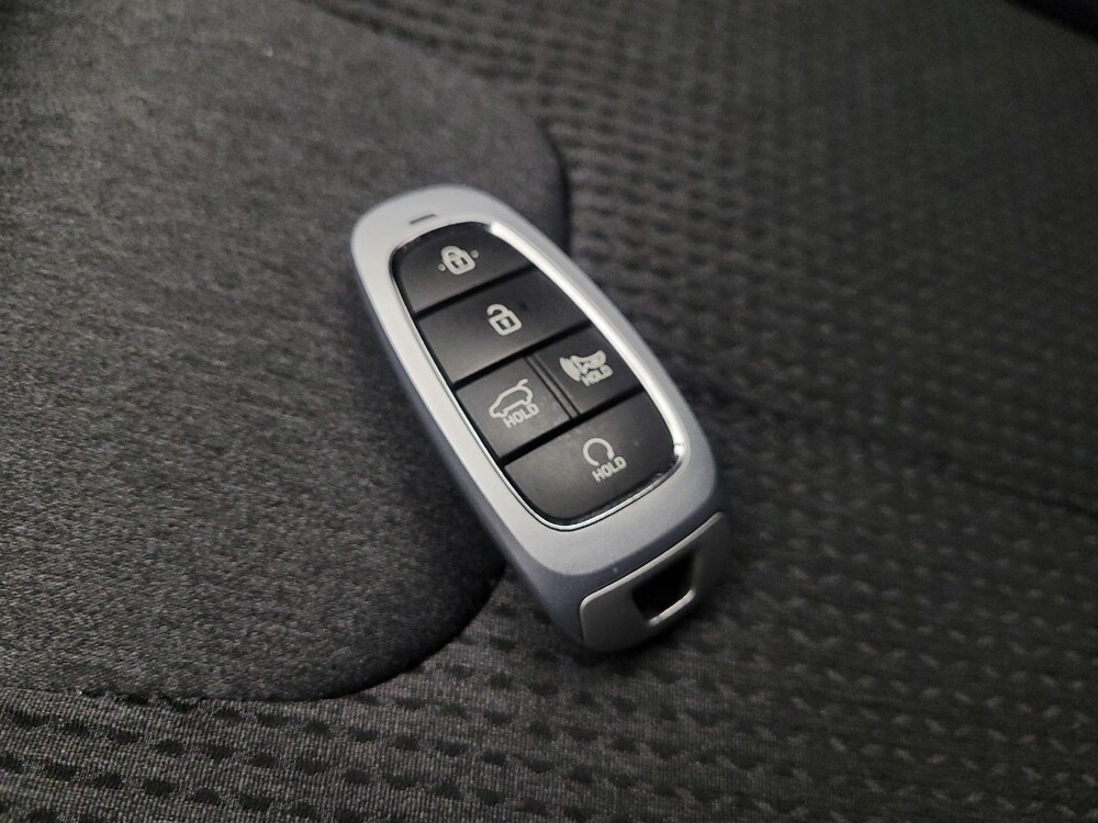 2022 Hyundai Santa Fe in Phoenix, AZ 85015 - 18104609 32