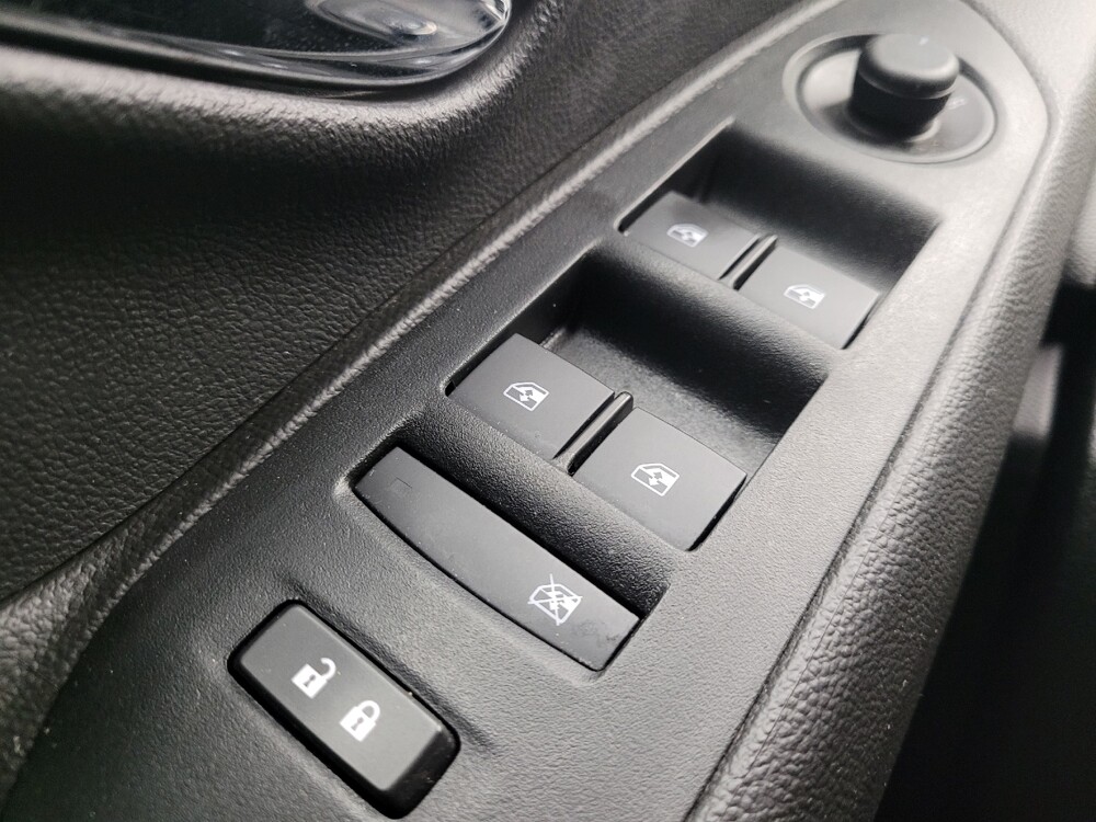 2019 Chevrolet Trax in Taylor, MI 48180 - 18104623 27