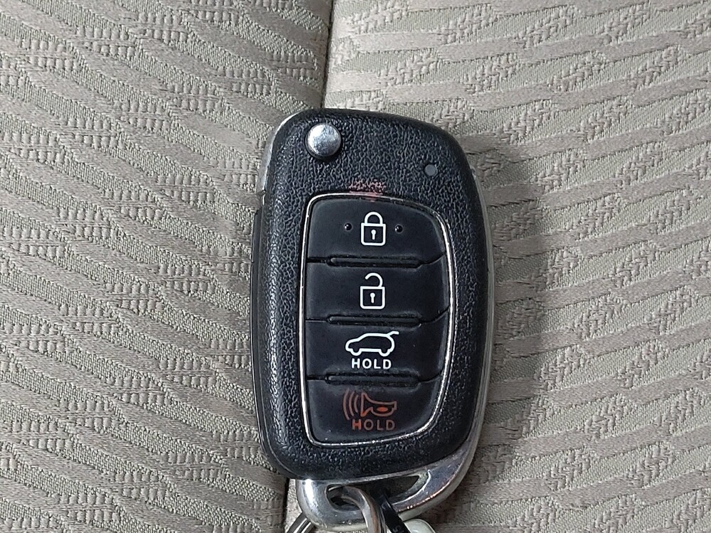 2017 Hyundai Santa Fe in Tulsa, OK 74145 - 18104656 32