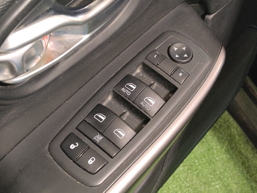 2019 Jeep Cherokee in Tulsa, OK 74145 - 18104659 27