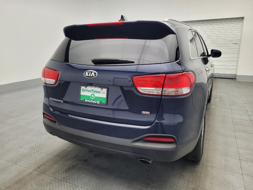 2018 Kia Sorento in Hialeah, FL 33014 - 18104660 7