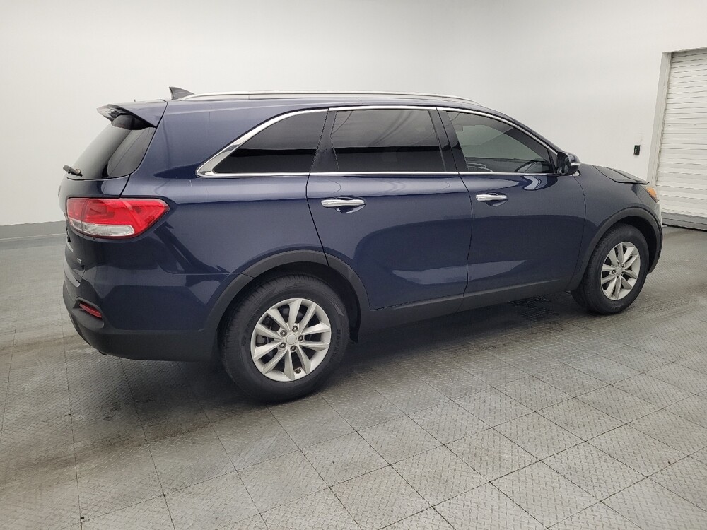 2018 Kia Sorento in Hialeah, FL 33014 - 18104660 10