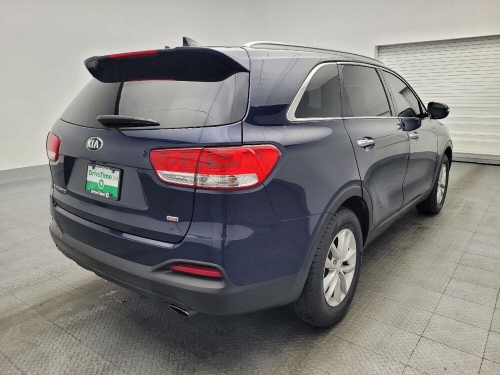 2018 Kia Sorento in Hialeah, FL 33014 - 18104660 9