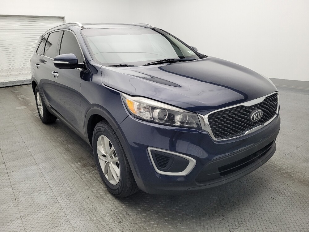 2018 Kia Sorento in Hialeah, FL 33014 - 18104660 13