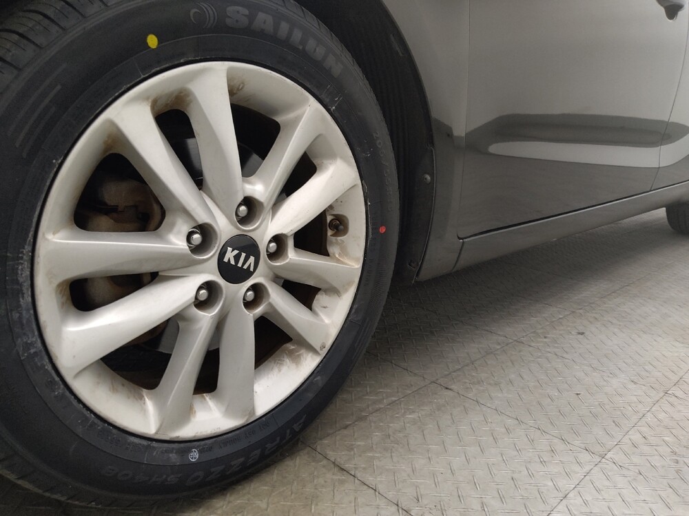 2017 Kia Forte in Mobile, AL 36606 - 18104668 31
