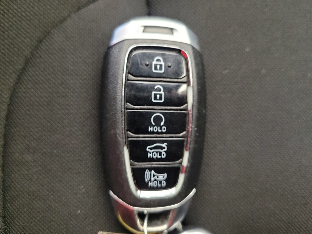 2023 Hyundai Elantra in Columbus, OH 43231 - 18104680 32