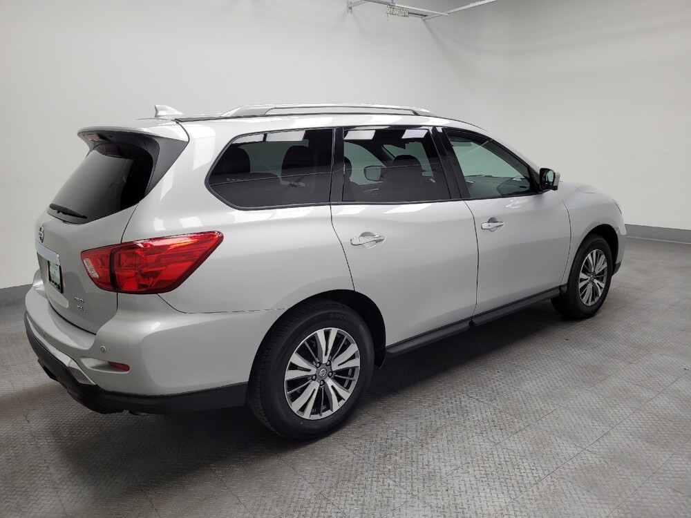 2020 Nissan Pathfinder in Las Vegas, NV 89102 - 18104687 10