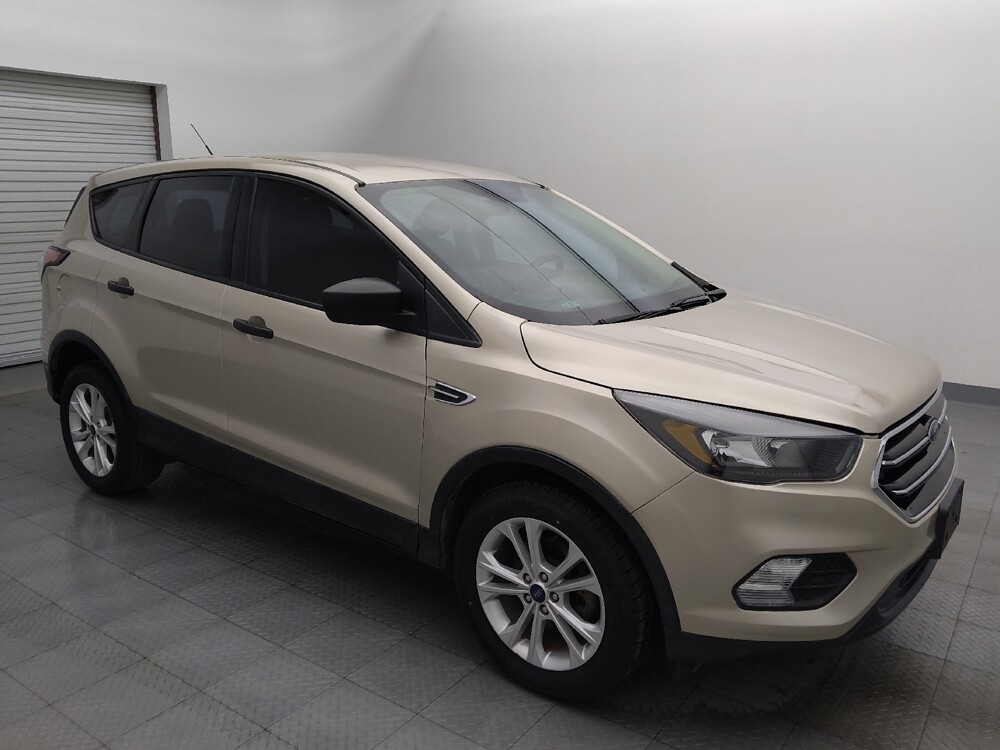 2018 Ford Escape in Baton Rouge, LA 70816 - 18104689 11