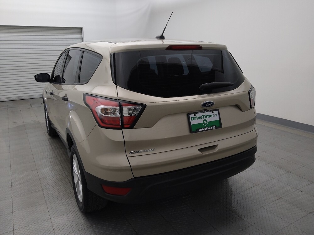 2018 Ford Escape in Baton Rouge, LA 70816 - 18104689 6