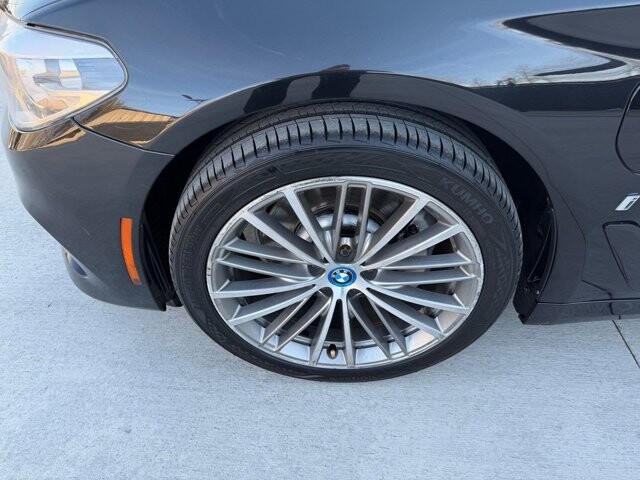 2018 BMW 530e in Knoxville, TN 37920 - 18104698 28