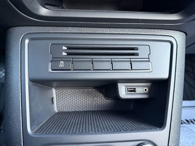 2017 Volkswagen Tiguan in Knoxville, TN 37920 - 18104699 24