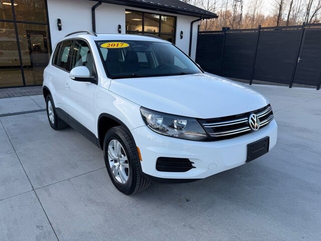 2017 Volkswagen Tiguan in Knoxville, TN 37920 - 18104699