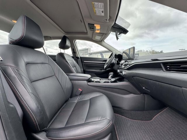 2024 Nissan Altima in Winchester, VA 22602 - 18104712 9