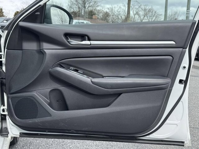 2024 Nissan Altima in Winchester, VA 22602 - 18104712 8