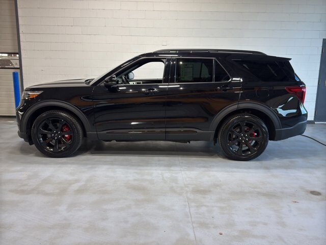 2023 Ford Explorer in Burlington, WI 53105 - 18104715 2