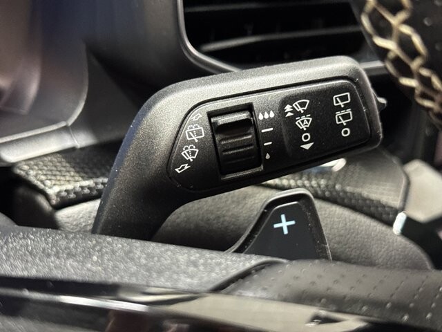 2023 Ford Explorer in Burlington, WI 53105 - 18104715 27