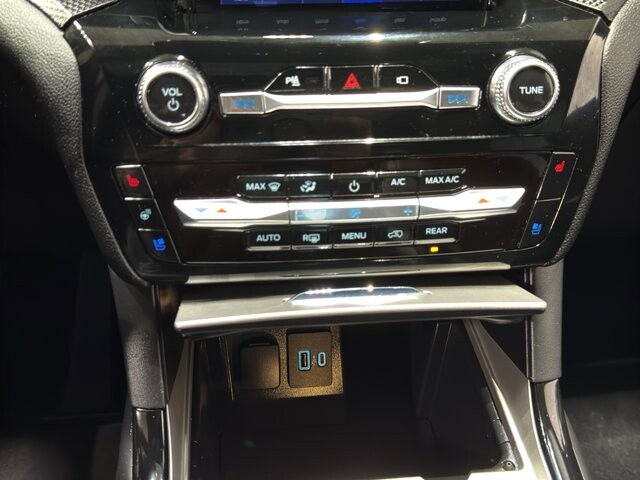2023 Ford Explorer in Burlington, WI 53105 - 18104715 32