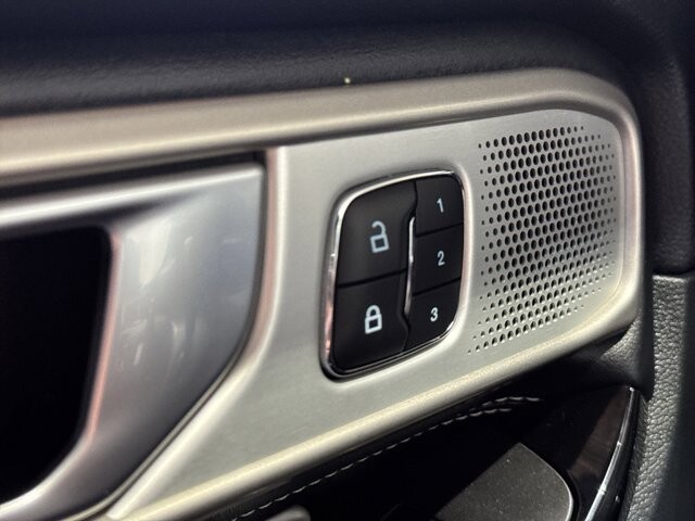 2023 Ford Explorer in Burlington, WI 53105 - 18104715 36