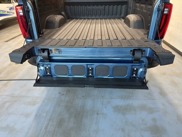 2025 GMC Sierra 2500 in Burlington, WI 53105 - 18104719 24