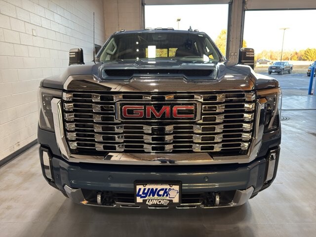 2025 GMC Sierra 2500 in Burlington, WI 53105 - 18104719 8