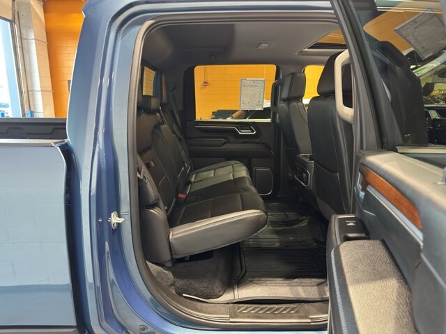 2025 GMC Sierra 2500 in Burlington, WI 53105 - 18104719 22