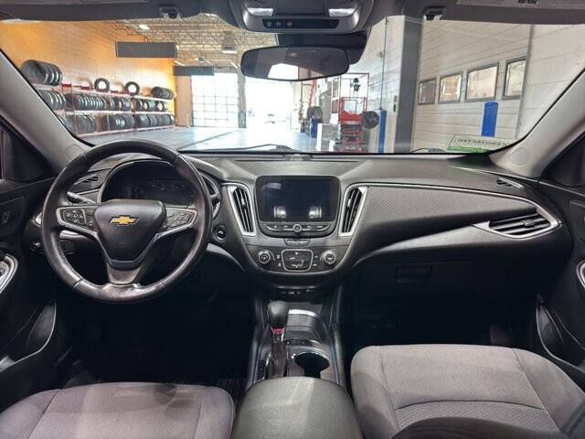 2022 Chevrolet Malibu in Burlington, WI 53105 - 18104722 12