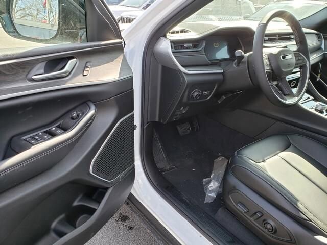 2026 Jeep Grand Cherokee L in Bedford, OH 44146 - 18104730 6