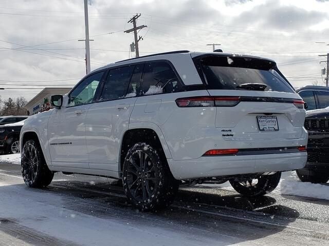 2026 Jeep Grand Cherokee in Bedford, OH 44146 - 18104731 3
