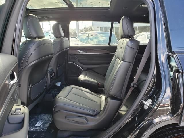 2026 Jeep Grand Cherokee L in Bedford, OH 44146 - 18104734 8