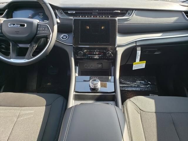 2026 Jeep Grand Cherokee in Bedford, OH 44146 - 18104740 9