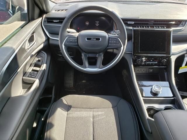 2026 Jeep Grand Cherokee in Bedford, OH 44146 - 18104740 10