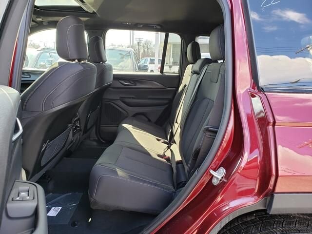 2026 Jeep Grand Cherokee in Bedford, OH 44146 - 18104740 8