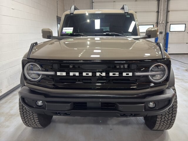 2025 Ford Bronco in Burlington, WI 53105 - 18104743 8