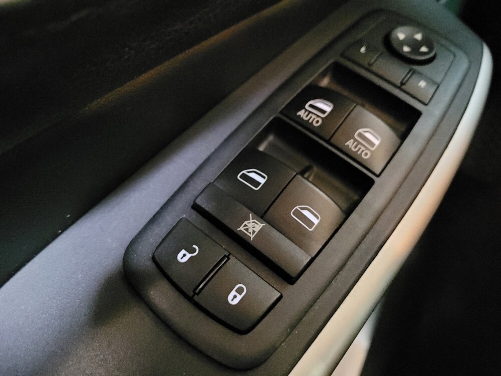 2018 Jeep Cherokee in El Cajon, CA 92020 - 18104755 27