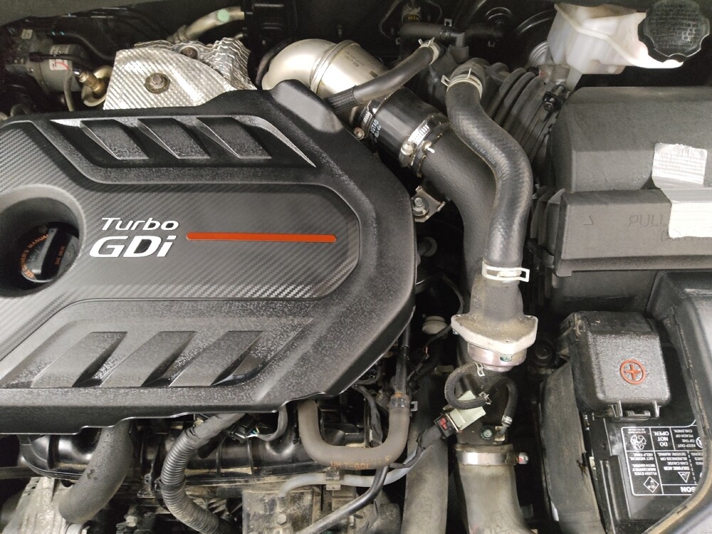 2018 Hyundai Santa Fe in Cincinnati, OH 45255 - 18104792 30