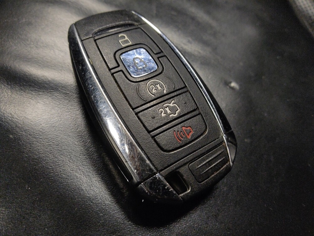 2018 Lincoln MKC in Glendale, AZ 85301 - 18104815 32