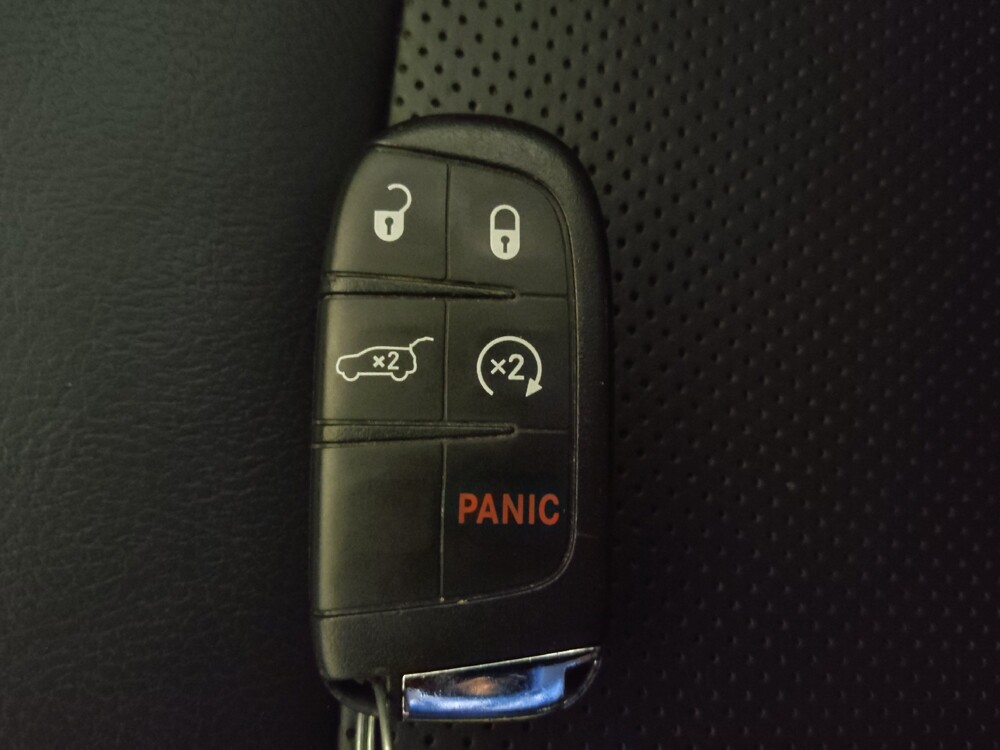 2018 Jeep Compass in Clearwater, FL 33764 - 18104839 32