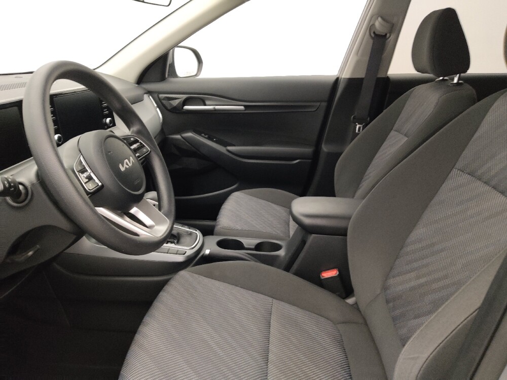 2025 Kia Seltos in Clearwater, FL 33764 - 18104845 17