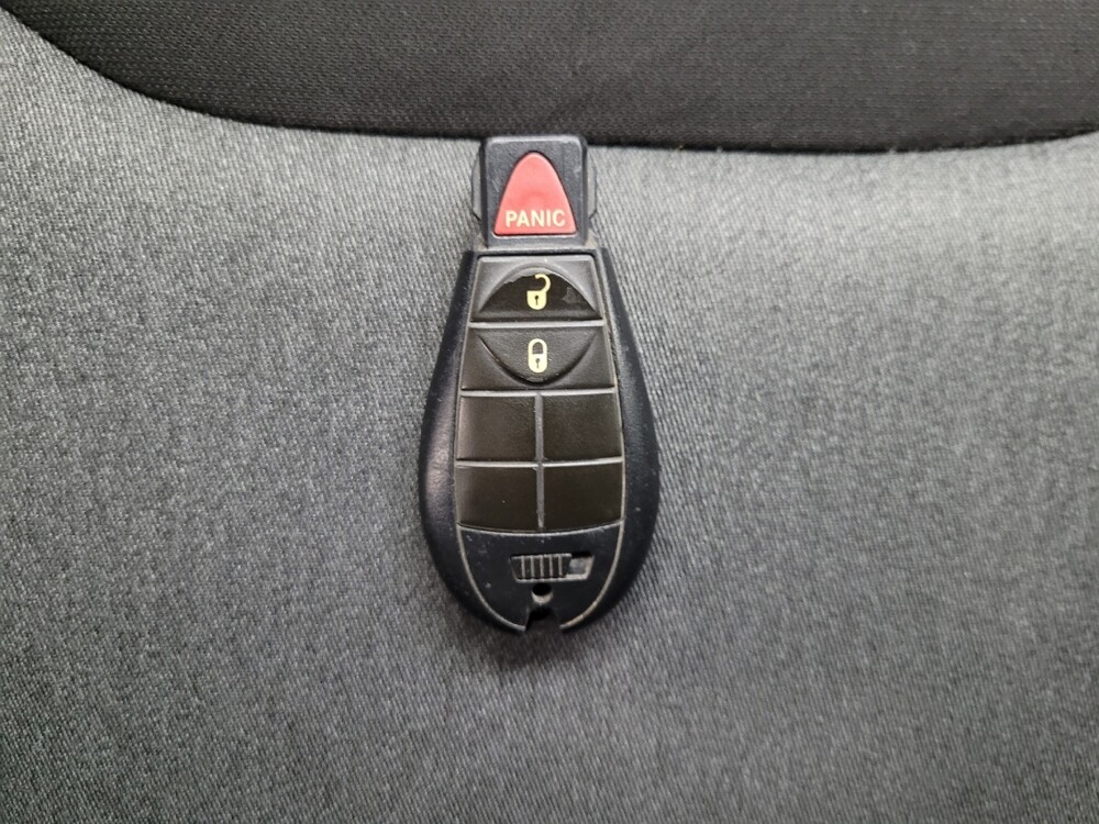 2016 Jeep Cherokee in Las Vegas, NV 89104 - 18104850 32