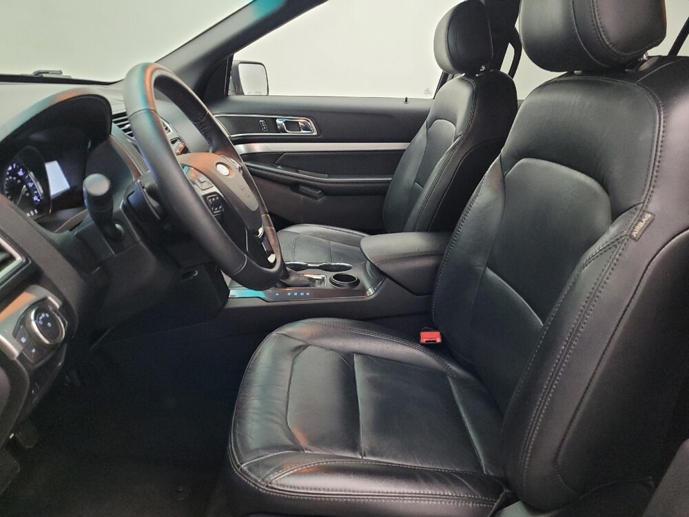 2017 Ford Explorer in Jacksonville, FL 32210 - 18104883 17