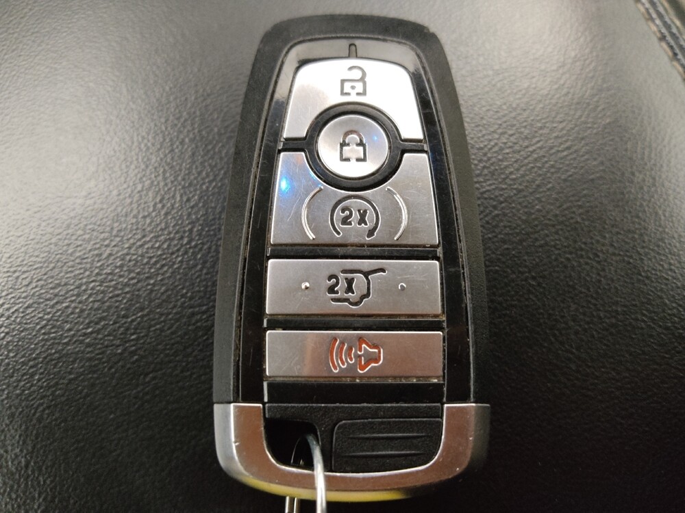 2023 Ford Explorer in Lakewood, CO 80215 - 18104924 32