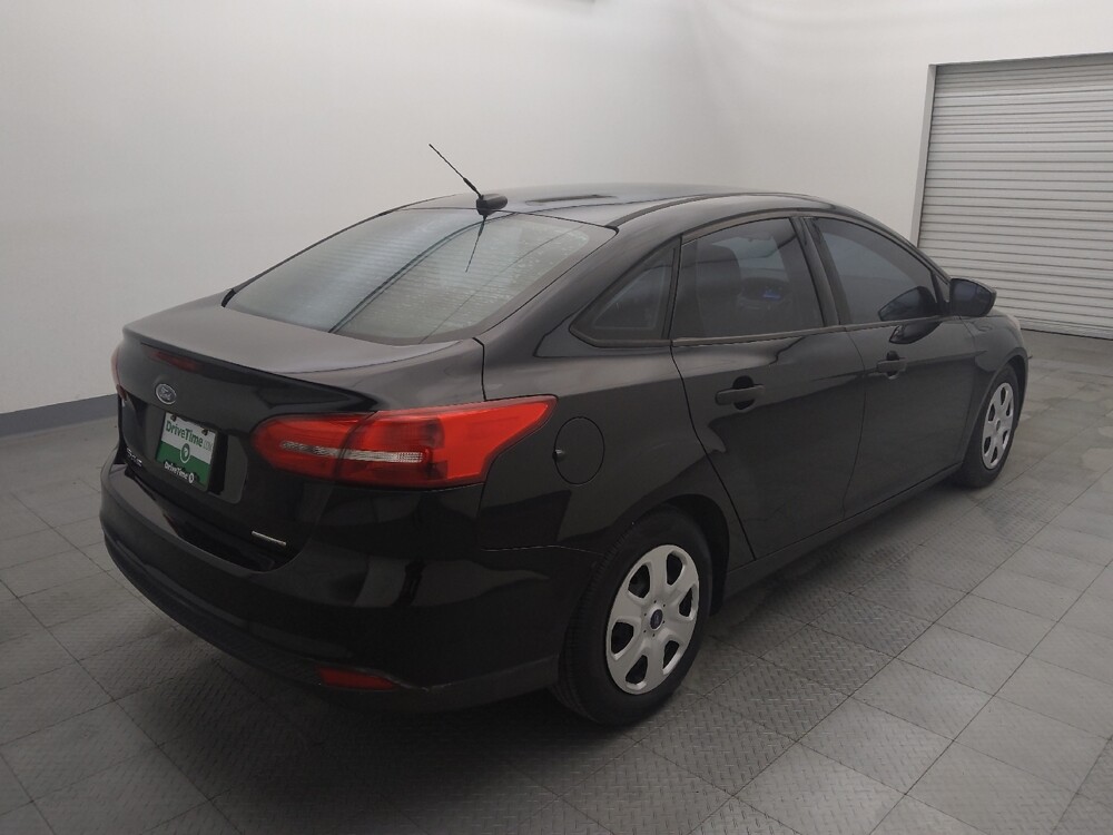 2016 Ford Focus in Houston, TX 77060 - 18104941 9