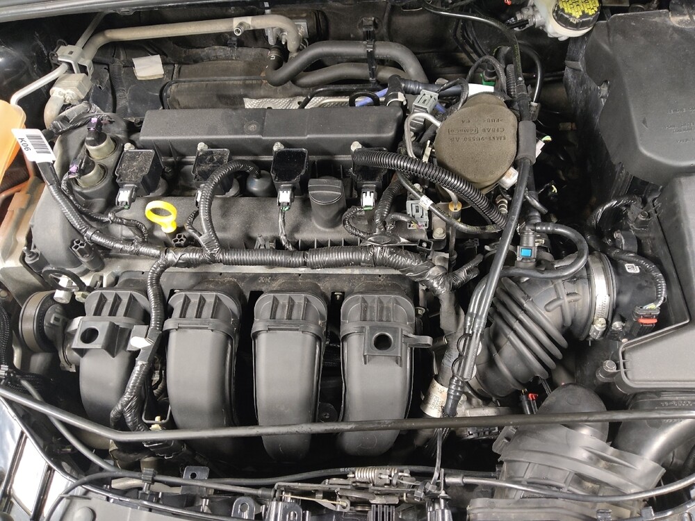 2016 Ford Focus in Houston, TX 77060 - 18104941 30